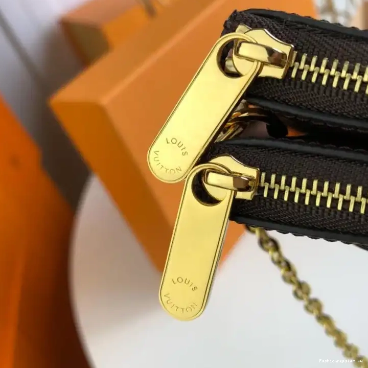 Fashionrepsfam ru 19B570206 LV Bags 0816